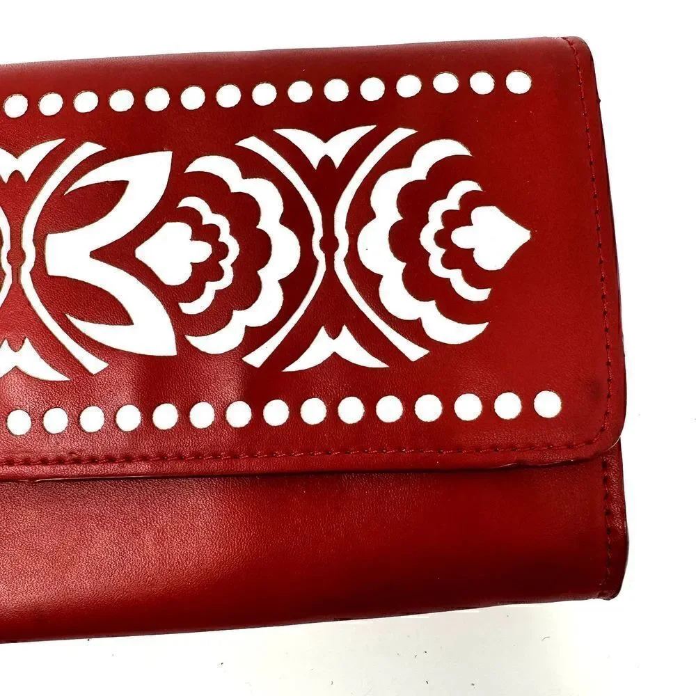 Vera Bradley‎ Red Laser Cut Faux Leather Clutch Snap 4 Card Slot